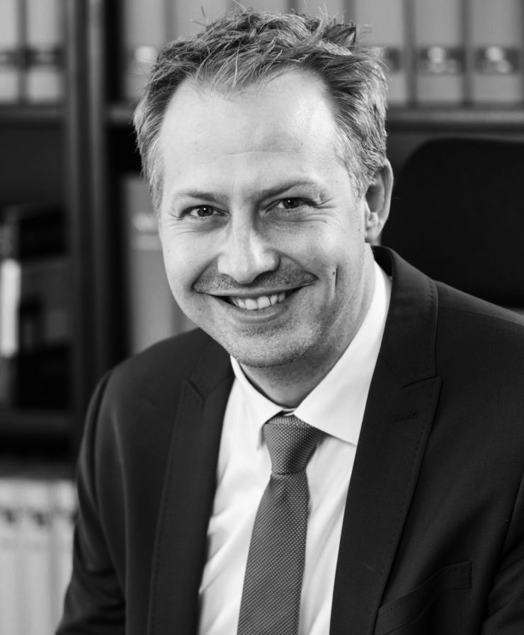 Rechtsanwalt und Notar Dennis Strothotte
